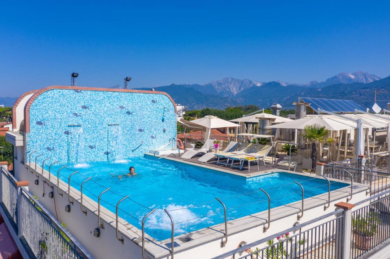 Hotel Nuova Sabrina มารินา ดิ เปียตราซันตา ภายนอก รูปภาพ