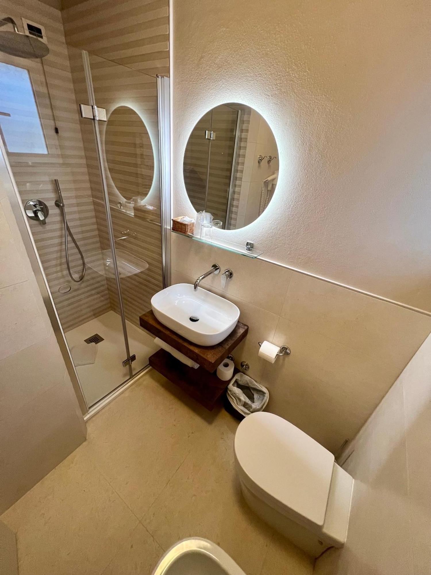 Hotel Nuova Sabrina มารินา ดิ เปียตราซันตา ภายนอก รูปภาพ